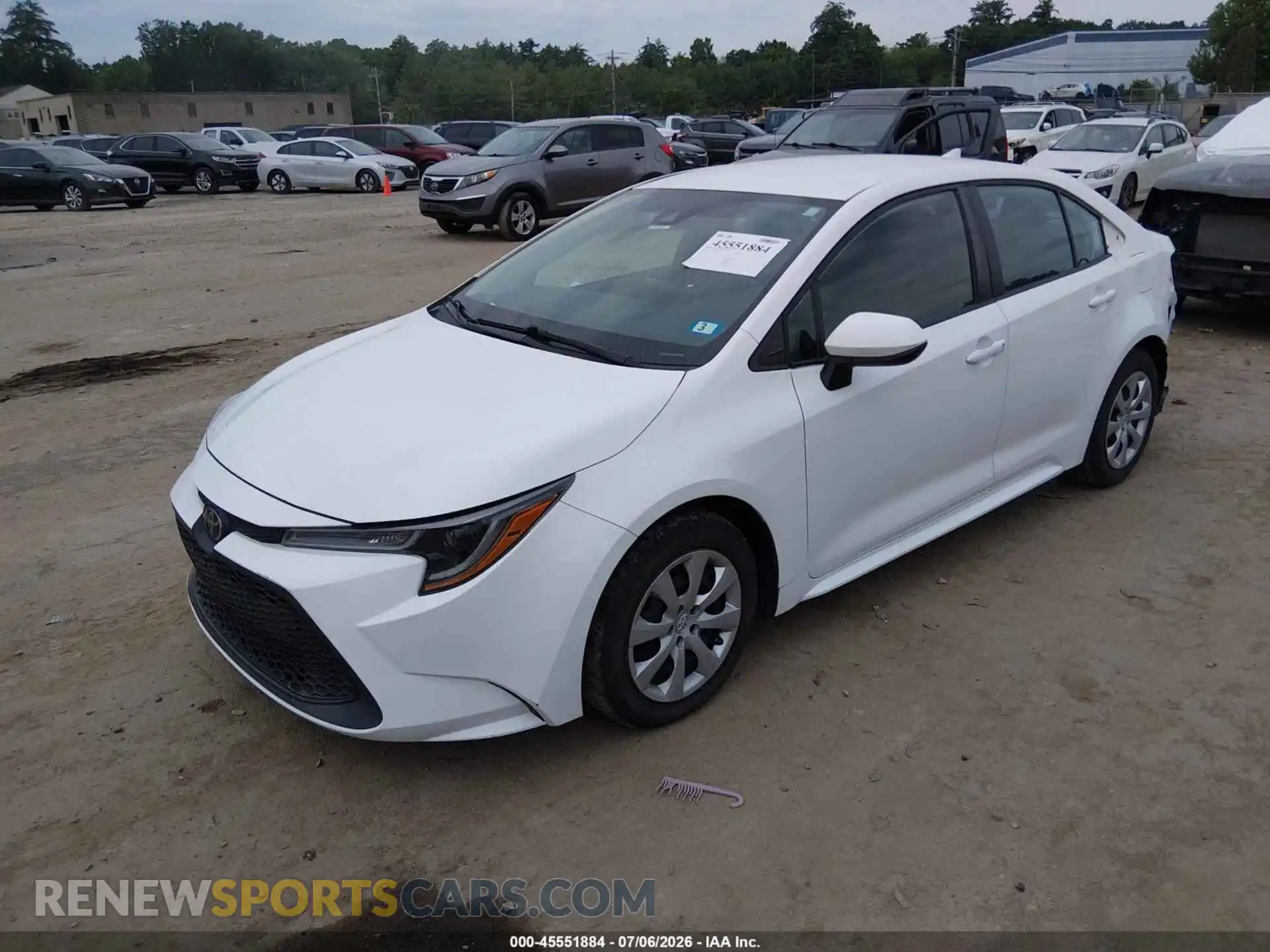2 fotografías del automóvil dañado 5YFEPMAE5MP232737 TOYOTA COROLLA 2021