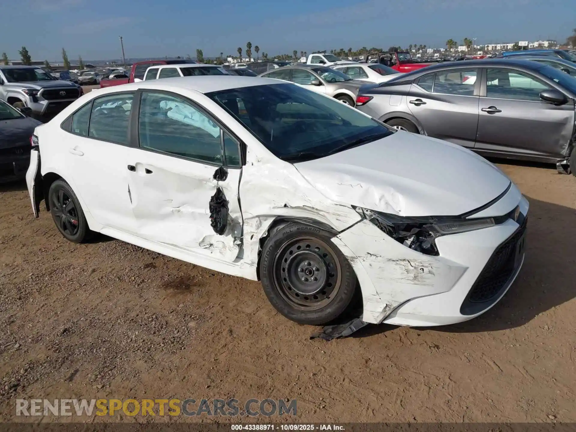 1 Photograph of a damaged car 5YFEPMAE5MP242796 TOYOTA COROLLA 2021