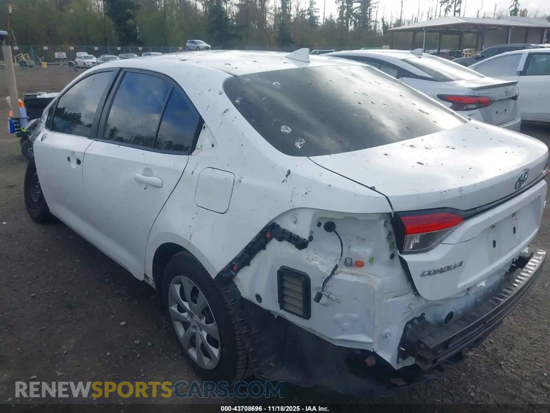 3 Photograph of a damaged car 5YFEPMAE5MP259887 TOYOTA COROLLA 2021