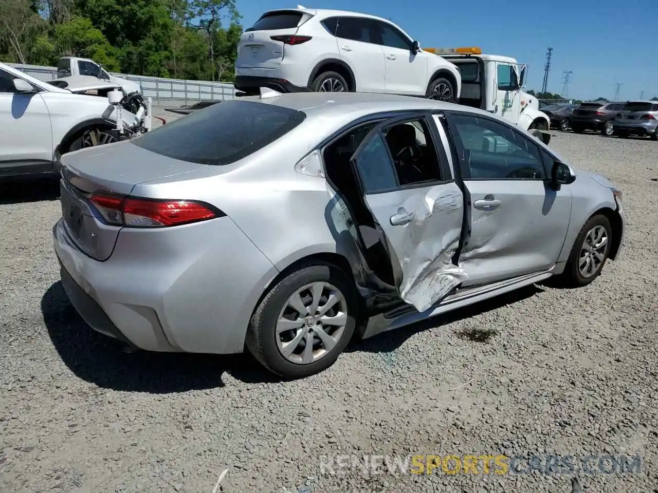 3 Photograph of a damaged car 5YFEPMAE6MP169955 TOYOTA COROLLA 2021