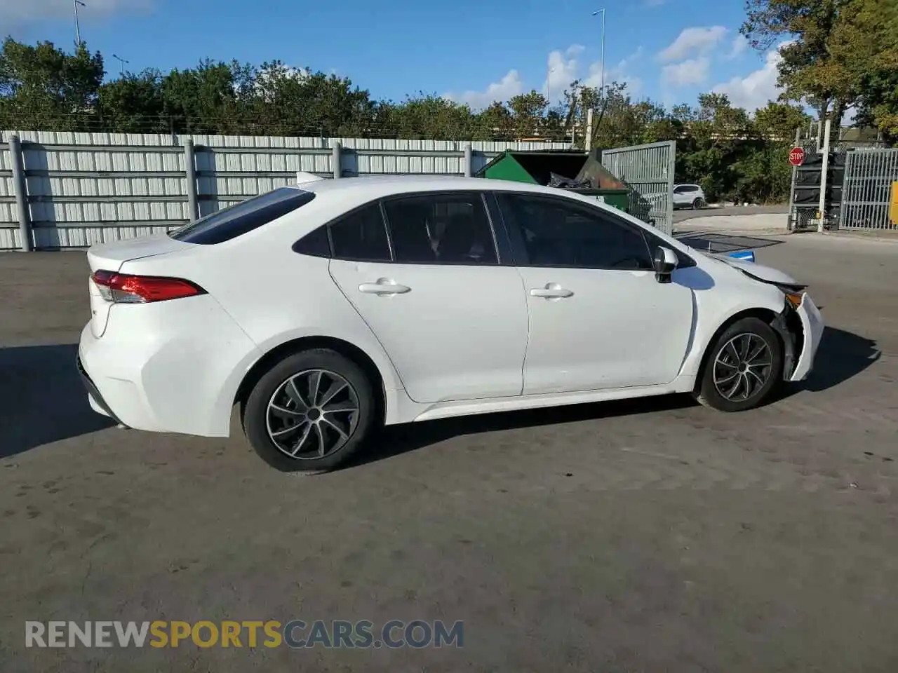 3 Photograph of a damaged car 5YFEPMAE6MP172726 TOYOTA COROLLA 2021