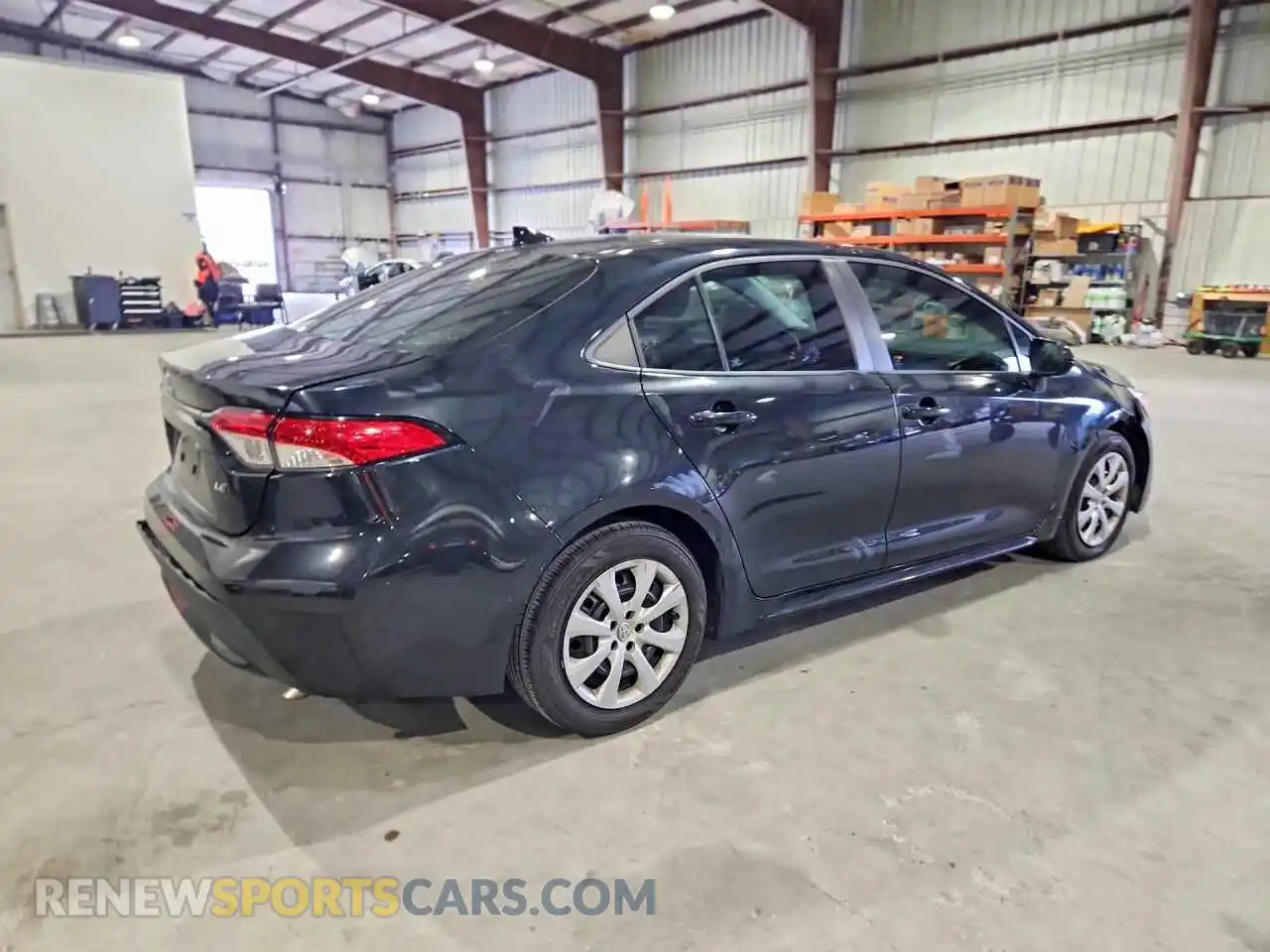 3 fotografías del automóvil dañado 5YFEPMAE6MP174380 TOYOTA COROLLA 2021