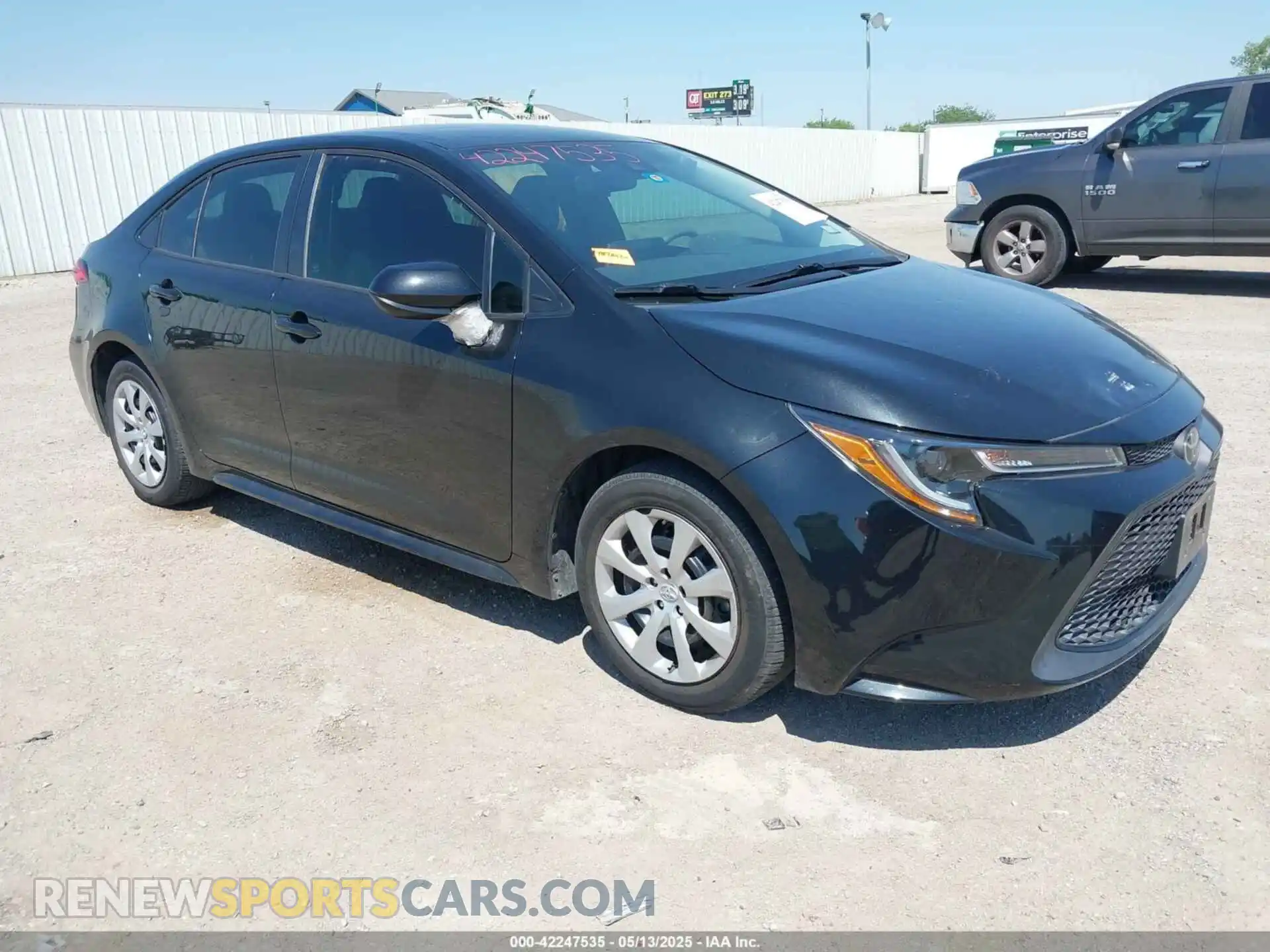 1 Photograph of a damaged car 5YFEPMAE6MP175349 TOYOTA COROLLA 2021