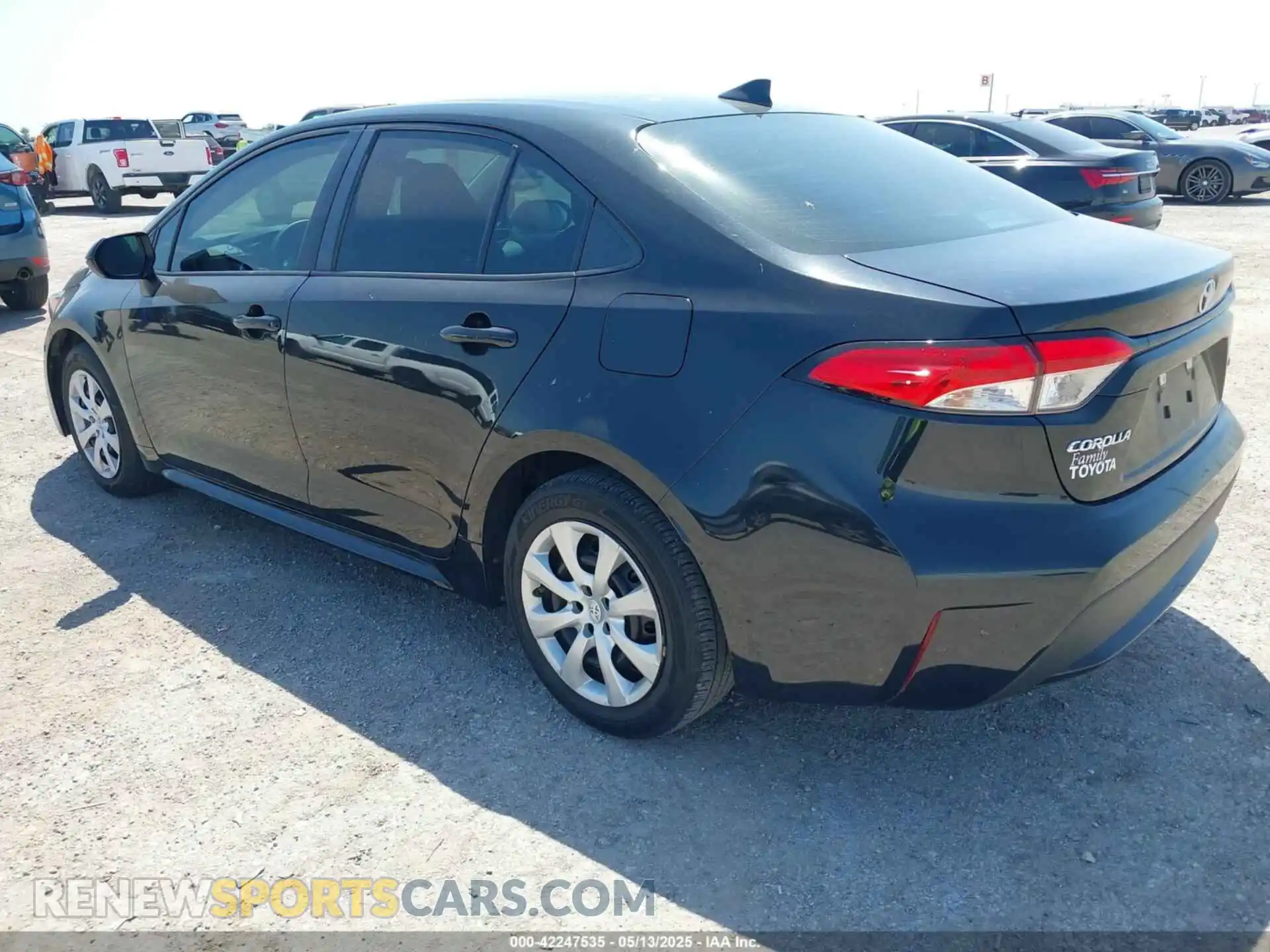 3 Photograph of a damaged car 5YFEPMAE6MP175349 TOYOTA COROLLA 2021