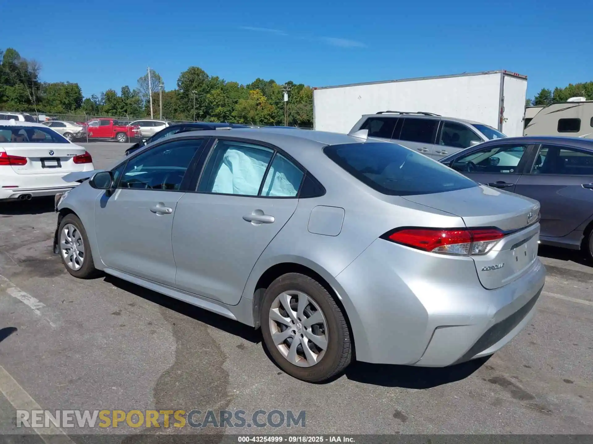 3 Photograph of a damaged car 5YFEPMAE6MP179997 TOYOTA COROLLA 2021