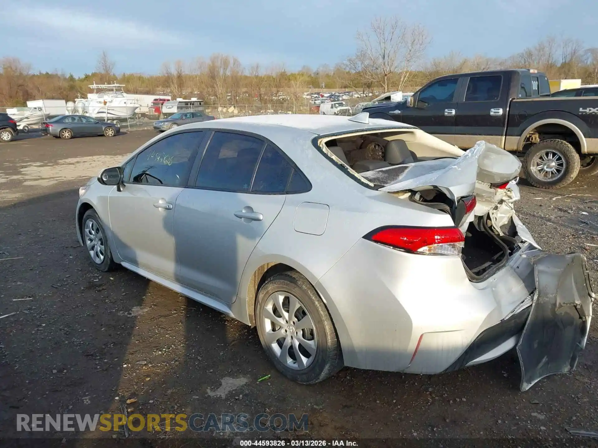 3 fotografías del automóvil dañado 5YFEPMAE6MP181717 TOYOTA COROLLA 2021
