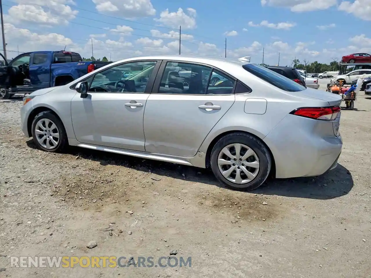 2 fotografías del automóvil dañado 5YFEPMAE6MP203716 TOYOTA COROLLA 2021