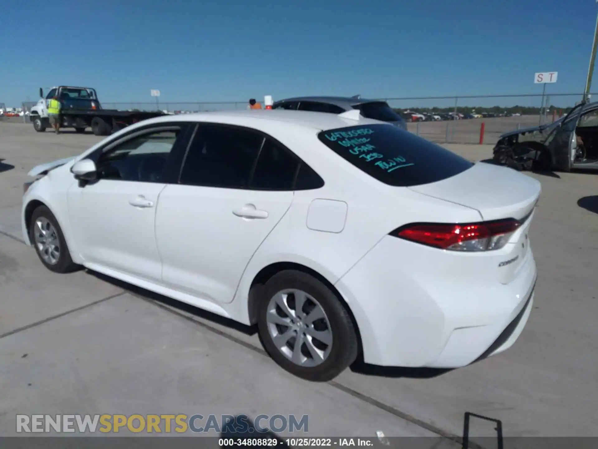 3 Photograph of a damaged car 5YFEPMAE6MP206180 TOYOTA COROLLA 2021