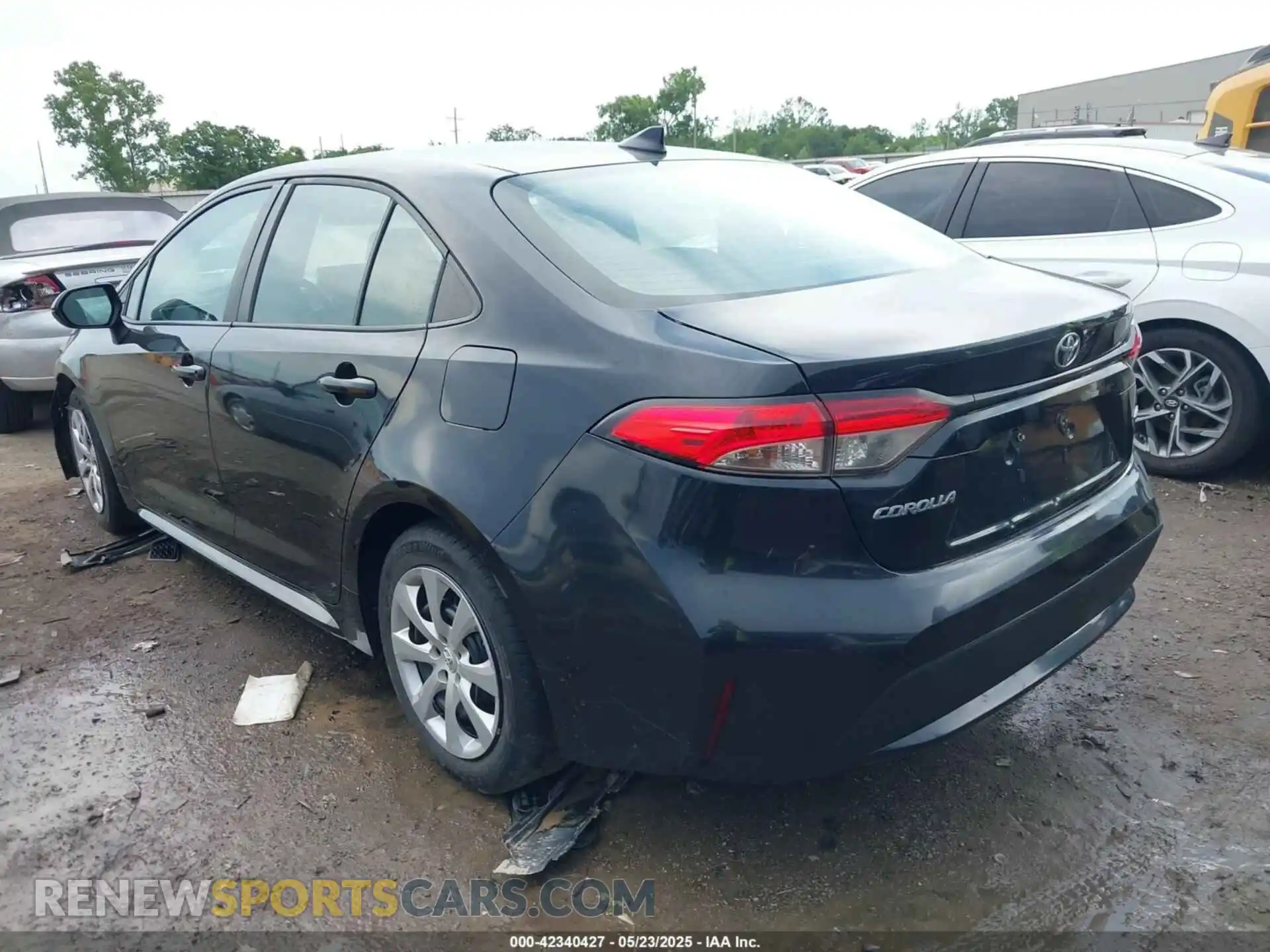 3 Photograph of a damaged car 5YFEPMAE6MP214585 TOYOTA COROLLA 2021