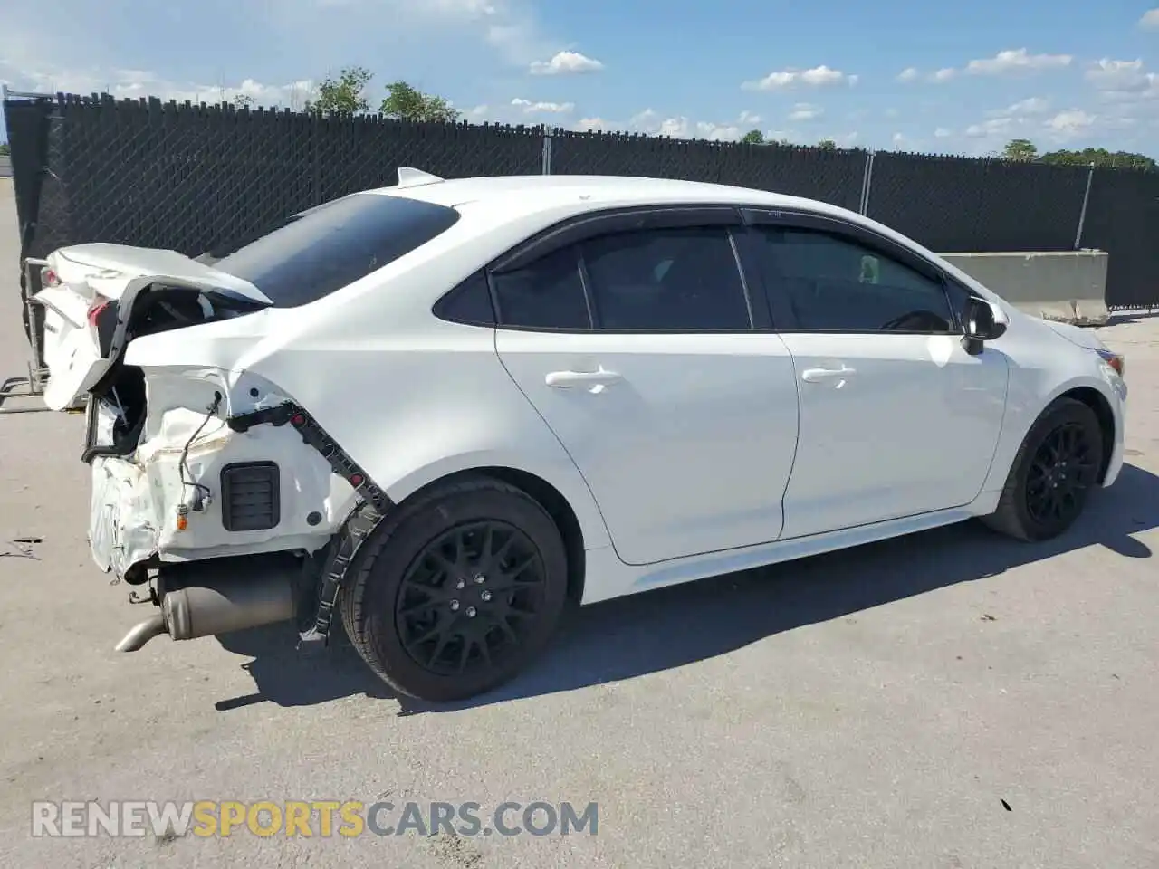 3 Photograph of a damaged car 5YFEPMAE6MP228826 TOYOTA COROLLA 2021