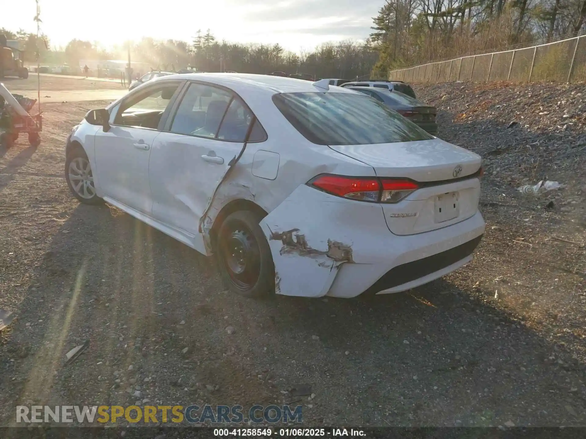 3 Photograph of a damaged car 5YFEPMAE6MP234156 TOYOTA COROLLA 2021