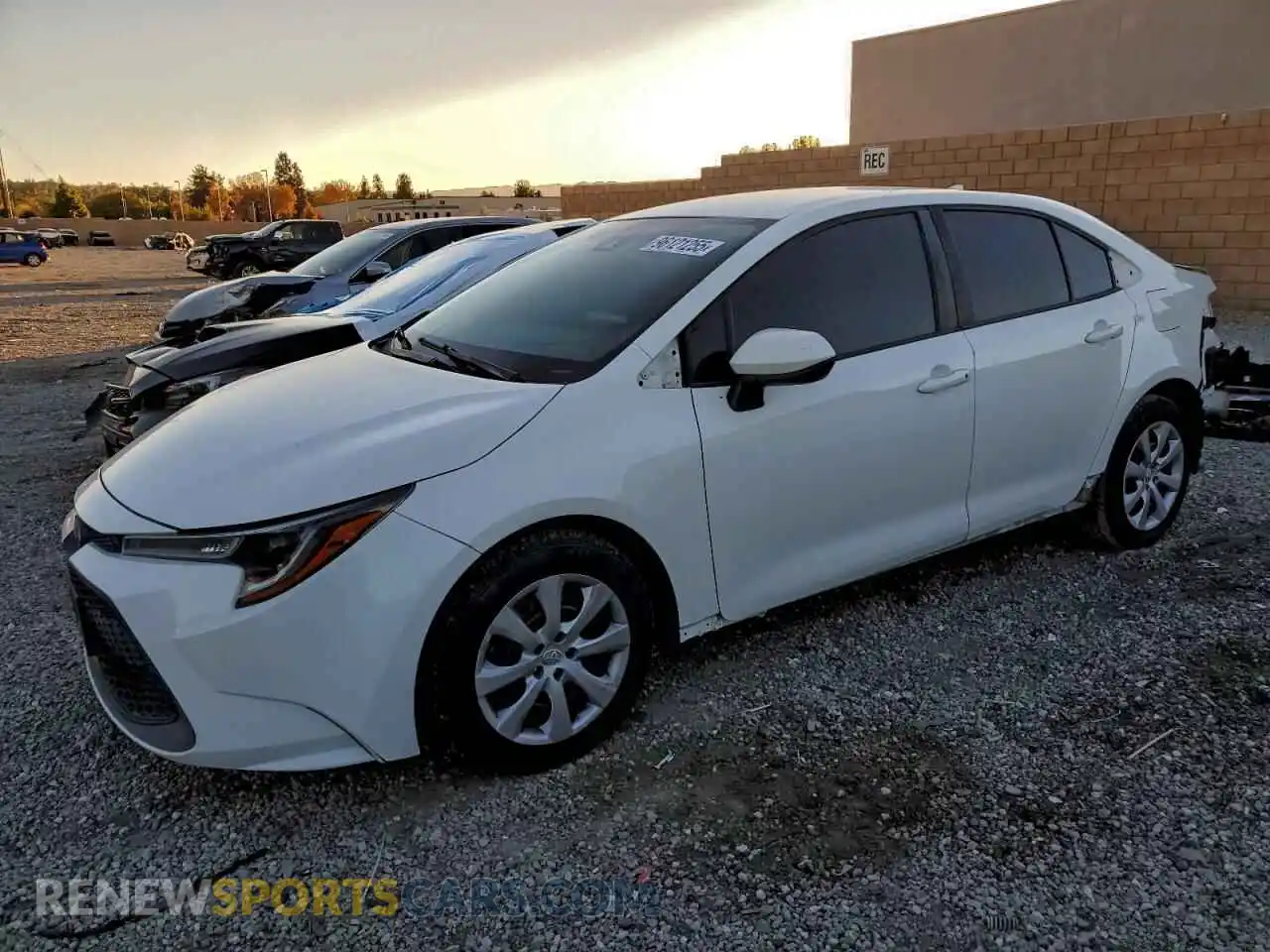 1 Фотография поврежденного автомобиля 5YFEPMAE6MP248414 TOYOTA COROLLA 2021