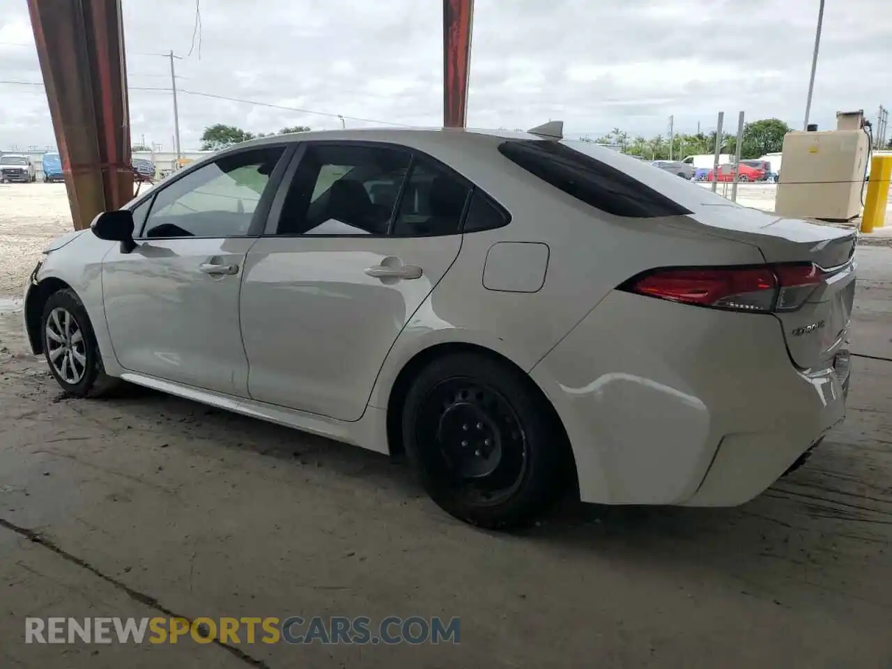 2 Фотография поврежденного автомобиля 5YFEPMAE6MP256447 TOYOTA COROLLA 2021