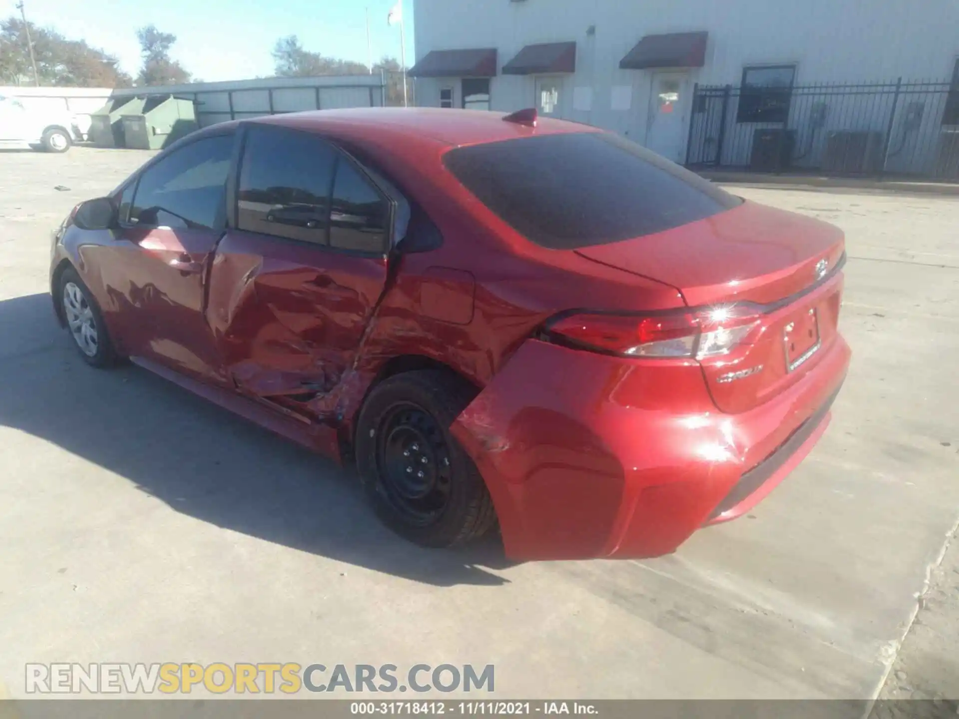 3 fotografías del automóvil dañado 5YFEPMAE6MP256626 TOYOTA COROLLA 2021
