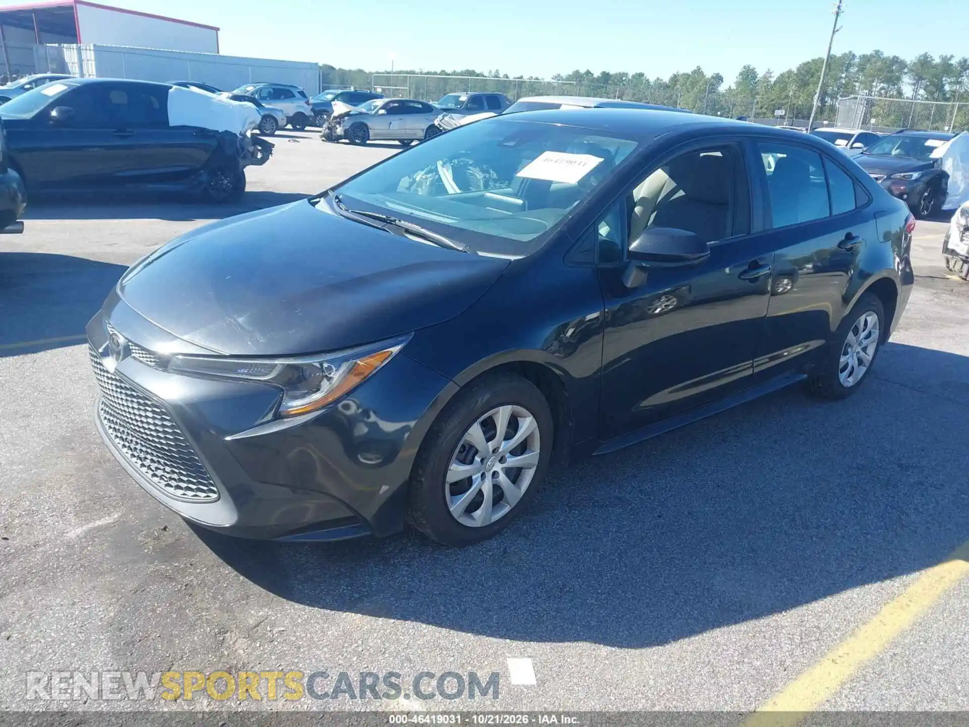 2 fotografías del automóvil dañado 5YFEPMAE7MP177515 TOYOTA COROLLA 2021