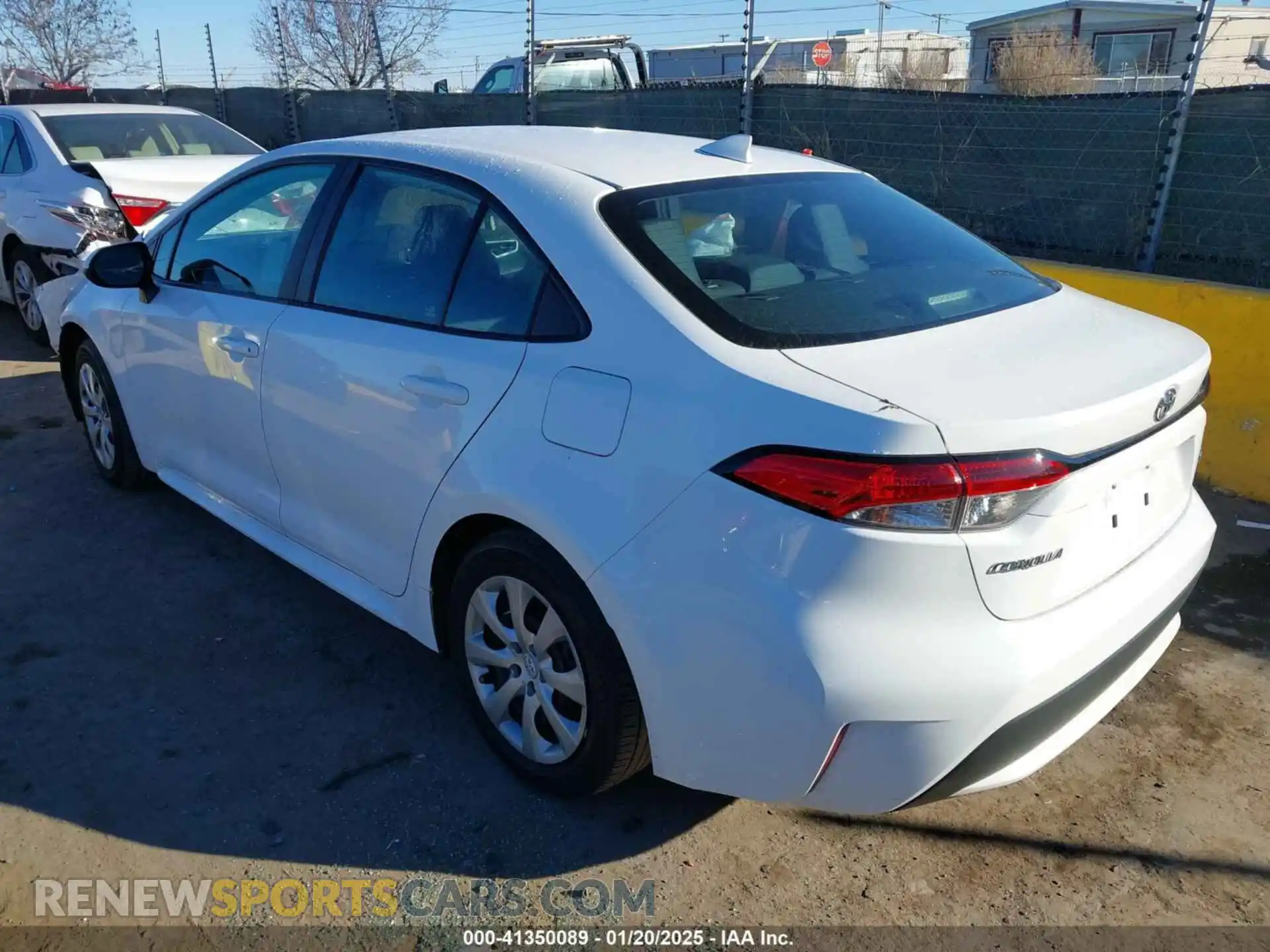 3 Photograph of a damaged car 5YFEPMAE7MP181614 TOYOTA COROLLA 2021