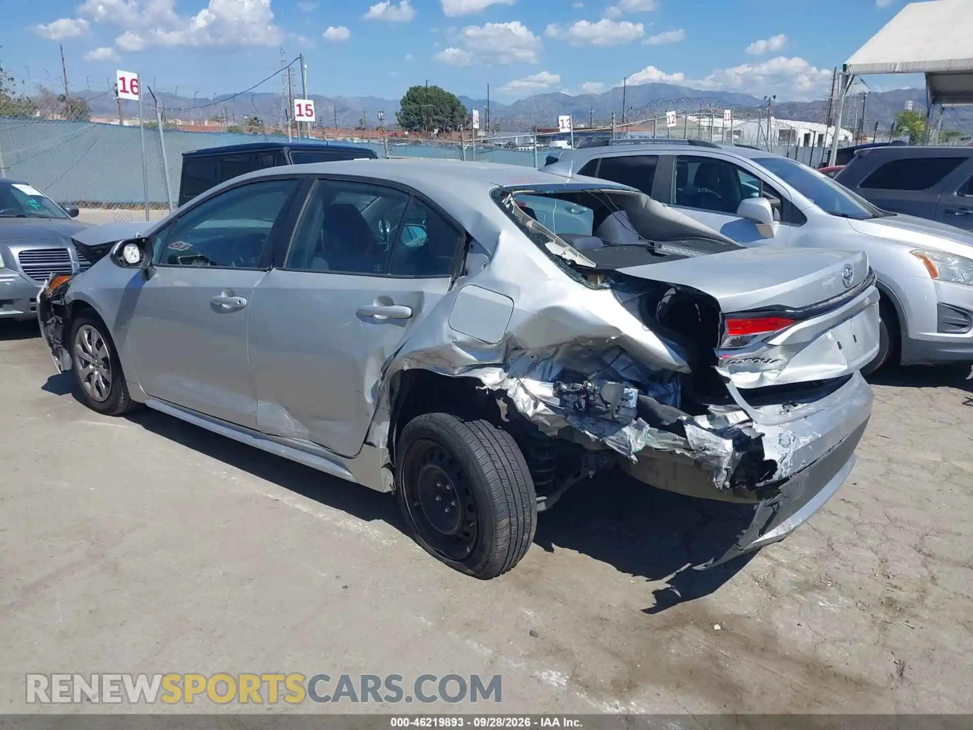 3 fotografías del automóvil dañado 5YFEPMAE7MP193472 TOYOTA COROLLA 2021