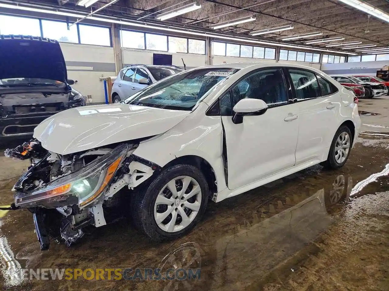 1 Фотография поврежденного автомобиля 5YFEPMAE7MP202767 TOYOTA COROLLA 2021