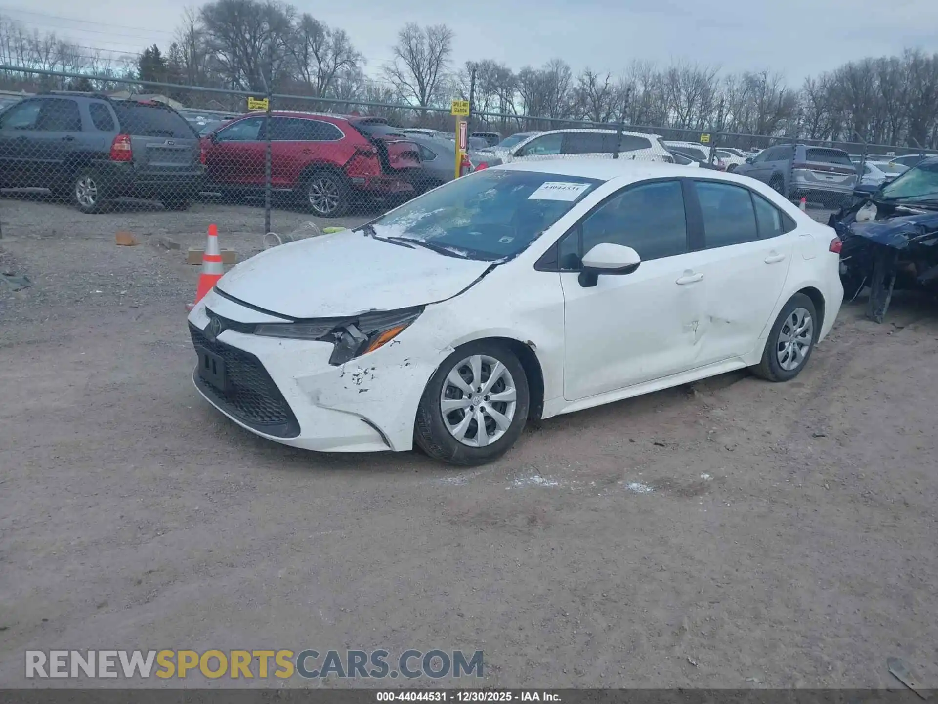 2 fotografías del automóvil dañado 5YFEPMAE7MP216961 TOYOTA COROLLA 2021