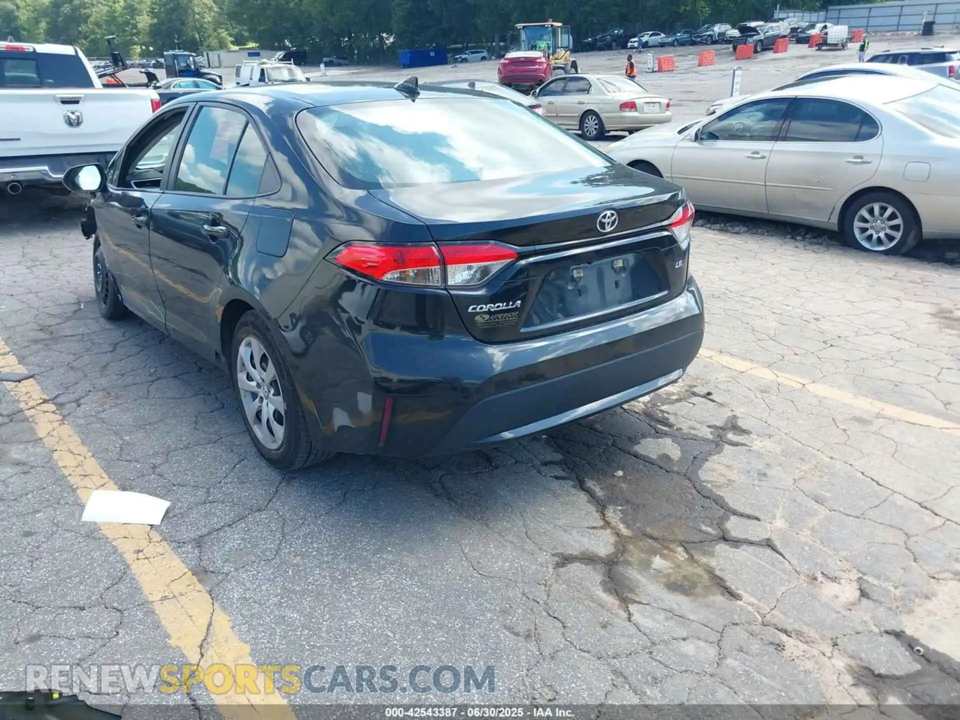 3 Photograph of a damaged car 5YFEPMAE7MP220010 TOYOTA COROLLA 2021