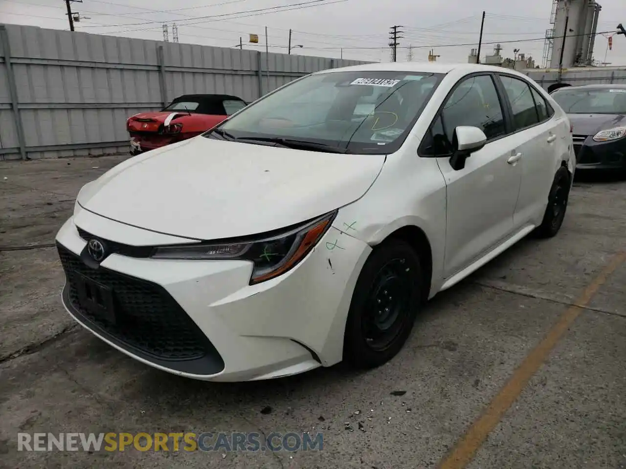 2 fotografías del automóvil dañado 5YFEPMAE7MP228611 TOYOTA COROLLA 2021