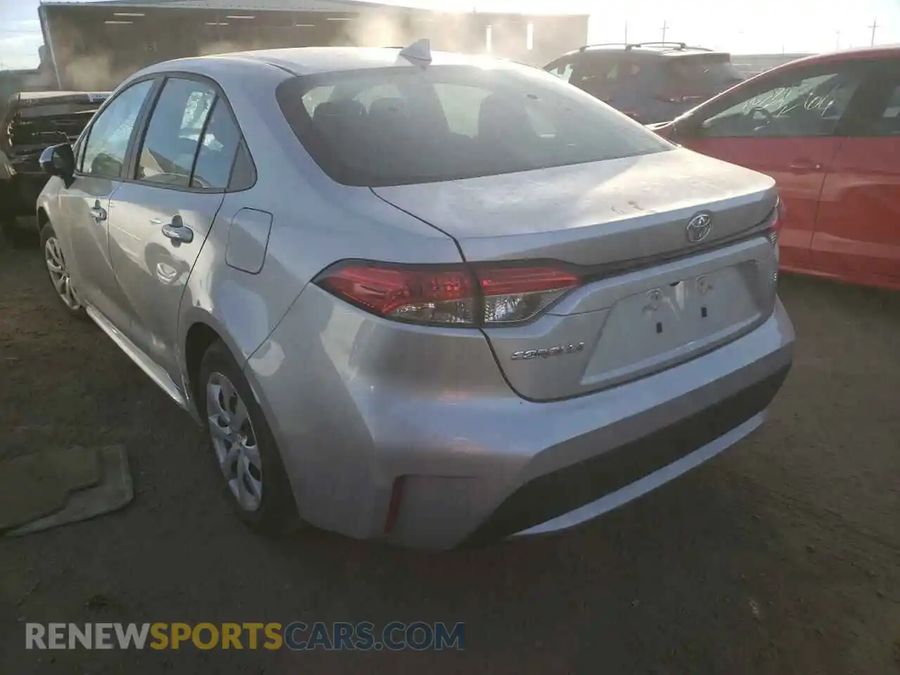 3 Фотография поврежденного автомобиля 5YFEPMAE7MP243769 TOYOTA COROLLA 2021