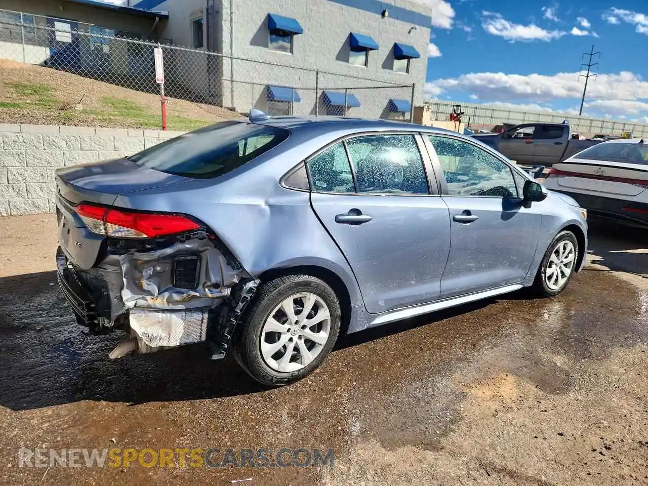 3 fotografías del automóvil dañado 5YFEPMAE7MP244209 TOYOTA COROLLA 2021