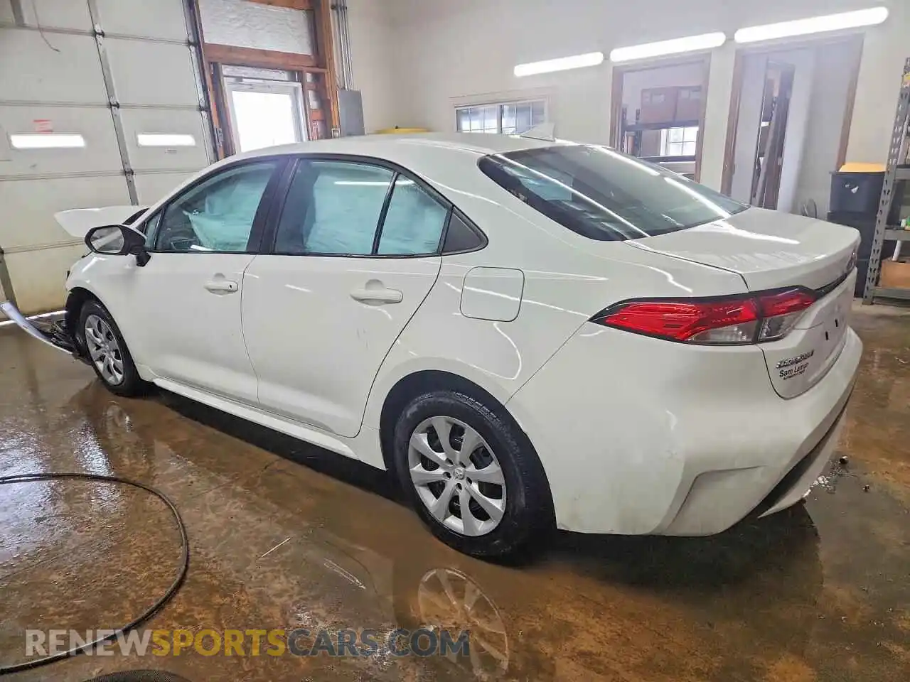 2 Photograph of a damaged car 5YFEPMAE7MP256666 TOYOTA COROLLA 2021