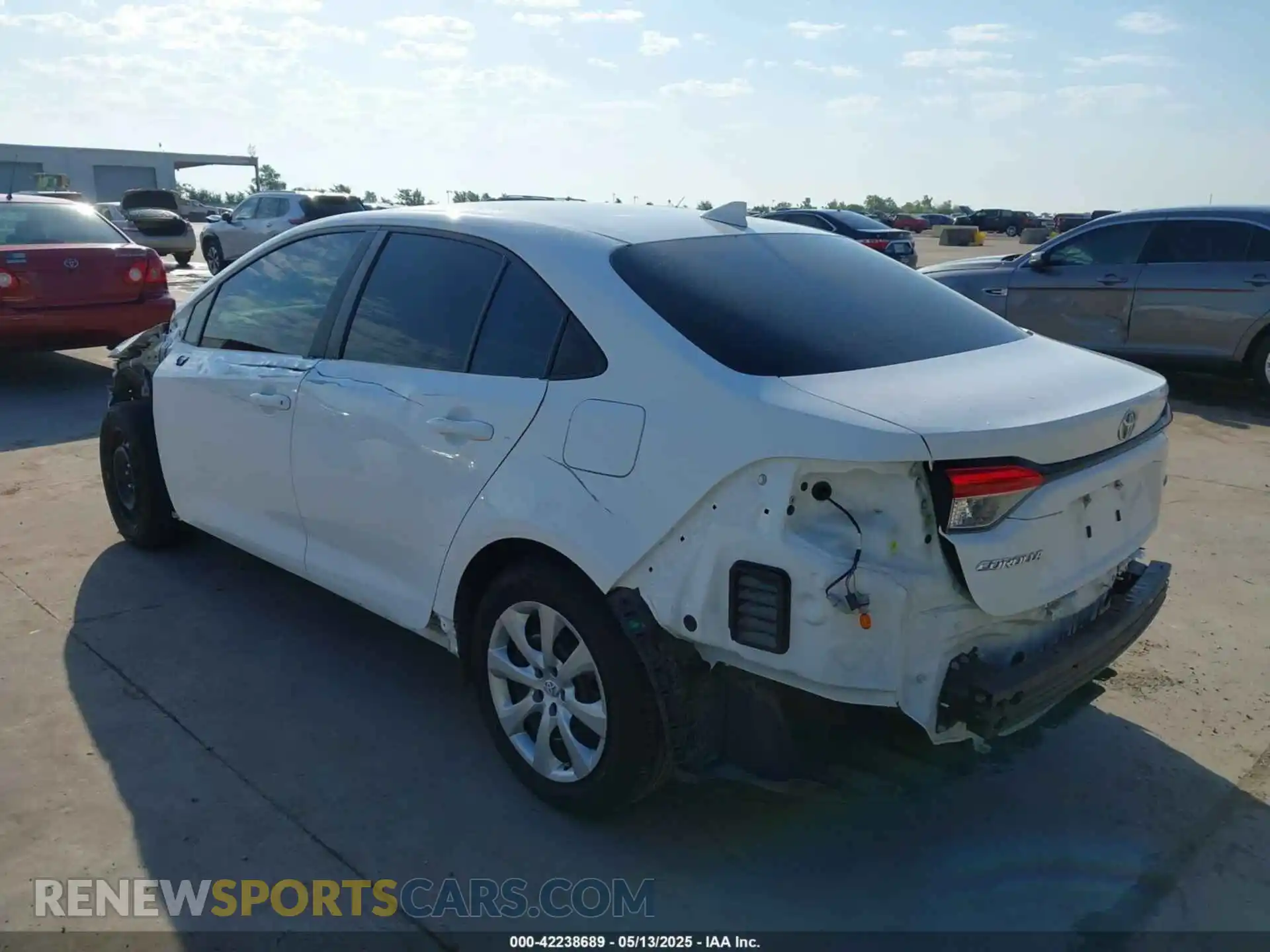 3 Photograph of a damaged car 5YFEPMAE8MP150338 TOYOTA COROLLA 2021