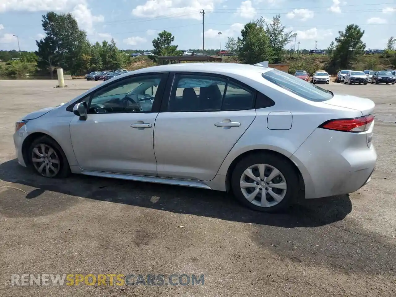 2 fotografías del automóvil dañado 5YFEPMAE8MP168676 TOYOTA COROLLA 2021