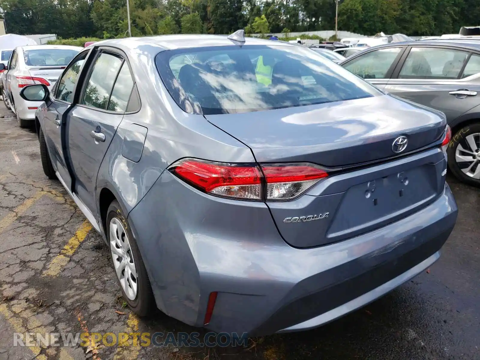 3 Photograph of a damaged car 5YFEPMAE8MP171996 TOYOTA COROLLA 2021