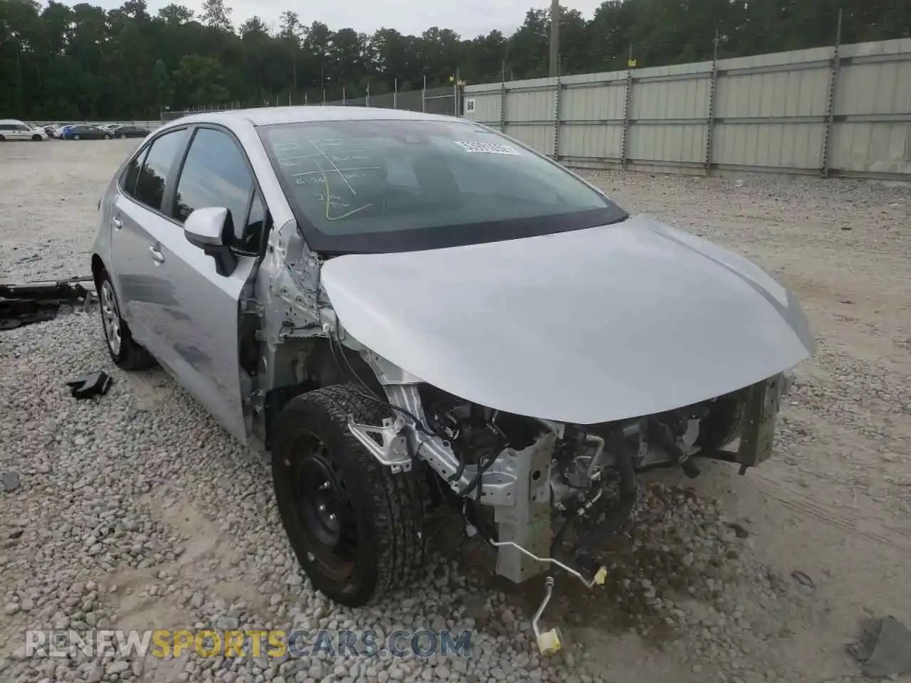 1 Photograph of a damaged car 5YFEPMAE8MP172257 TOYOTA COROLLA 2021