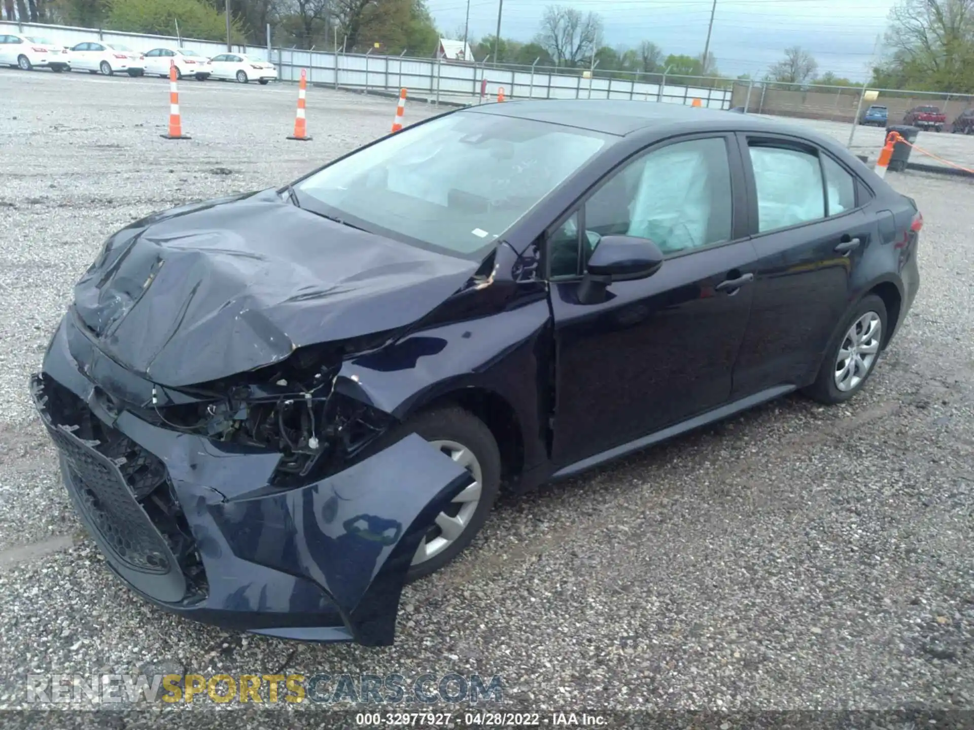 2 fotografías del automóvil dañado 5YFEPMAE8MP179502 TOYOTA COROLLA 2021