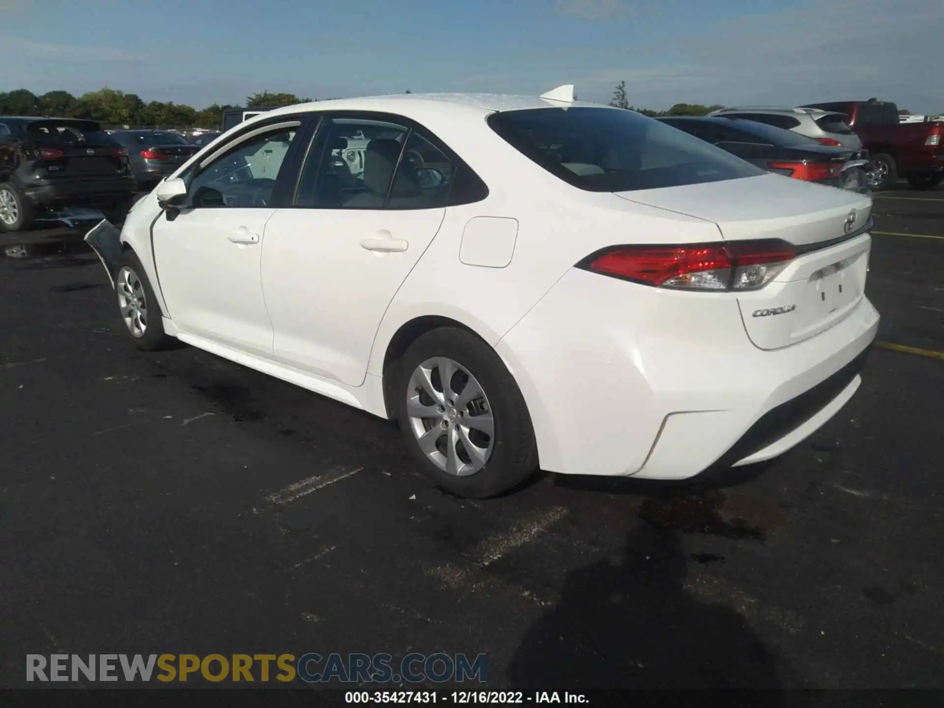 3 fotografías del automóvil dañado 5YFEPMAE8MP188006 TOYOTA COROLLA 2021