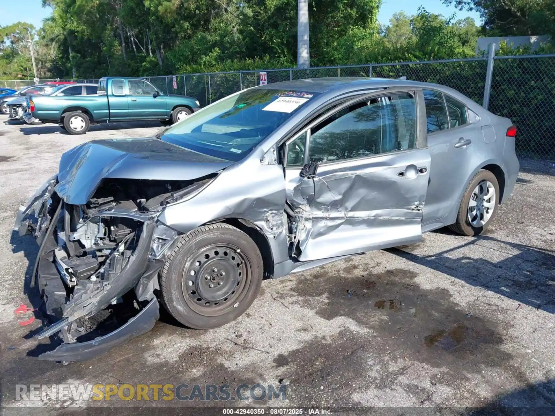 2 Photograph of a damaged car 5YFEPMAE8MP193626 TOYOTA COROLLA 2021