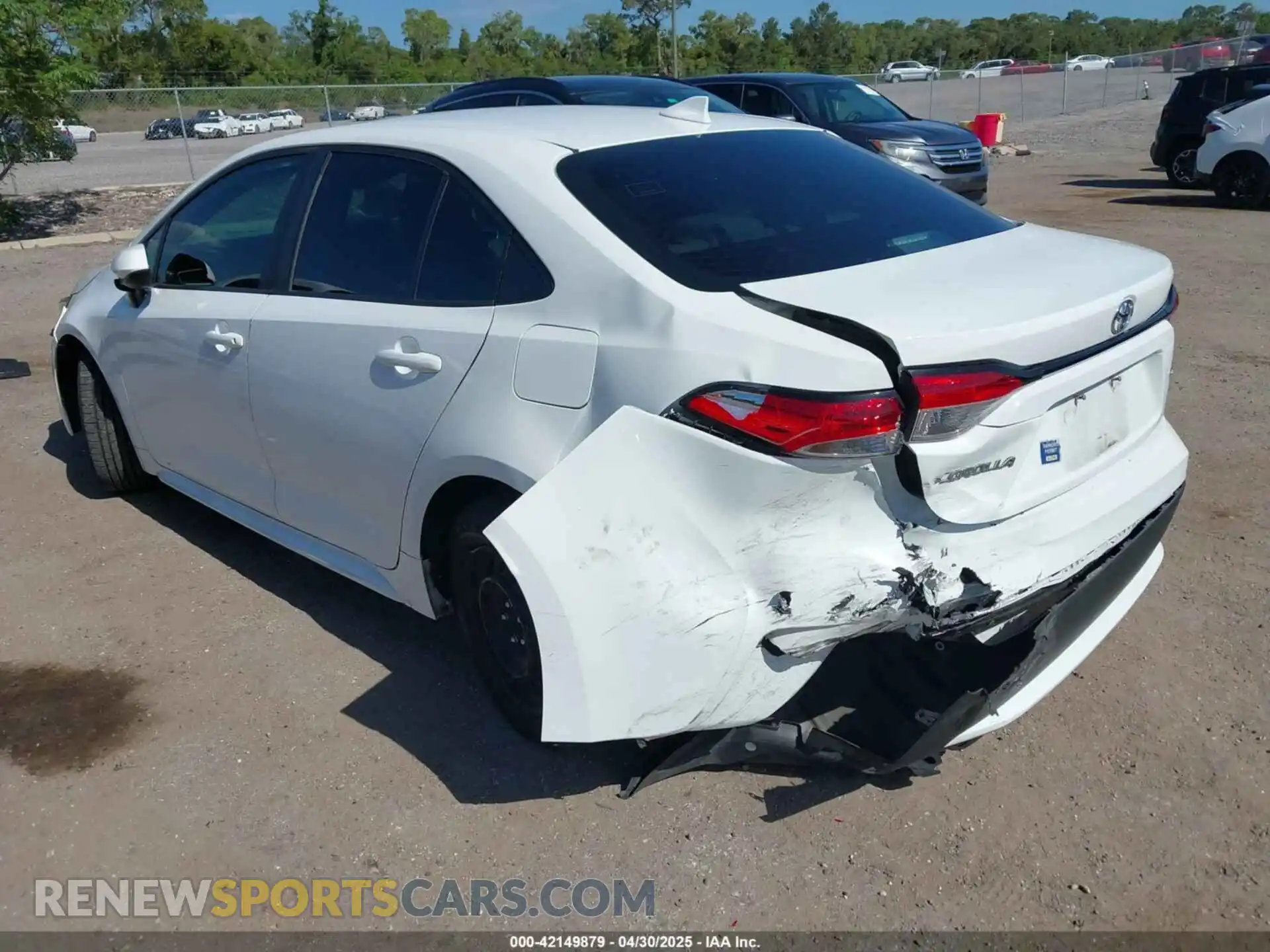 3 Photograph of a damaged car 5YFEPMAE8MP195523 TOYOTA COROLLA 2021