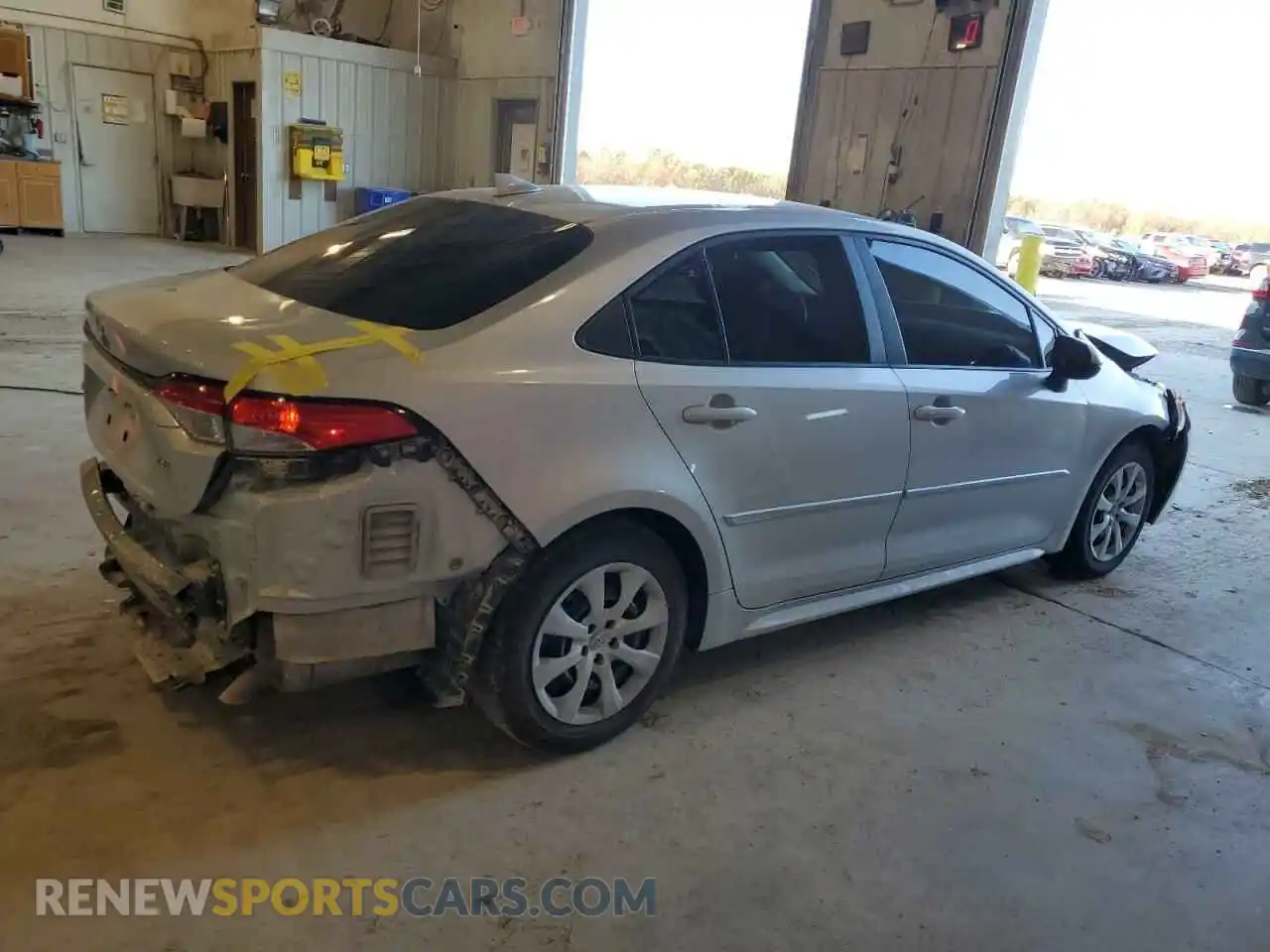 3 Photograph of a damaged car 5YFEPMAE8MP225345 TOYOTA COROLLA 2021