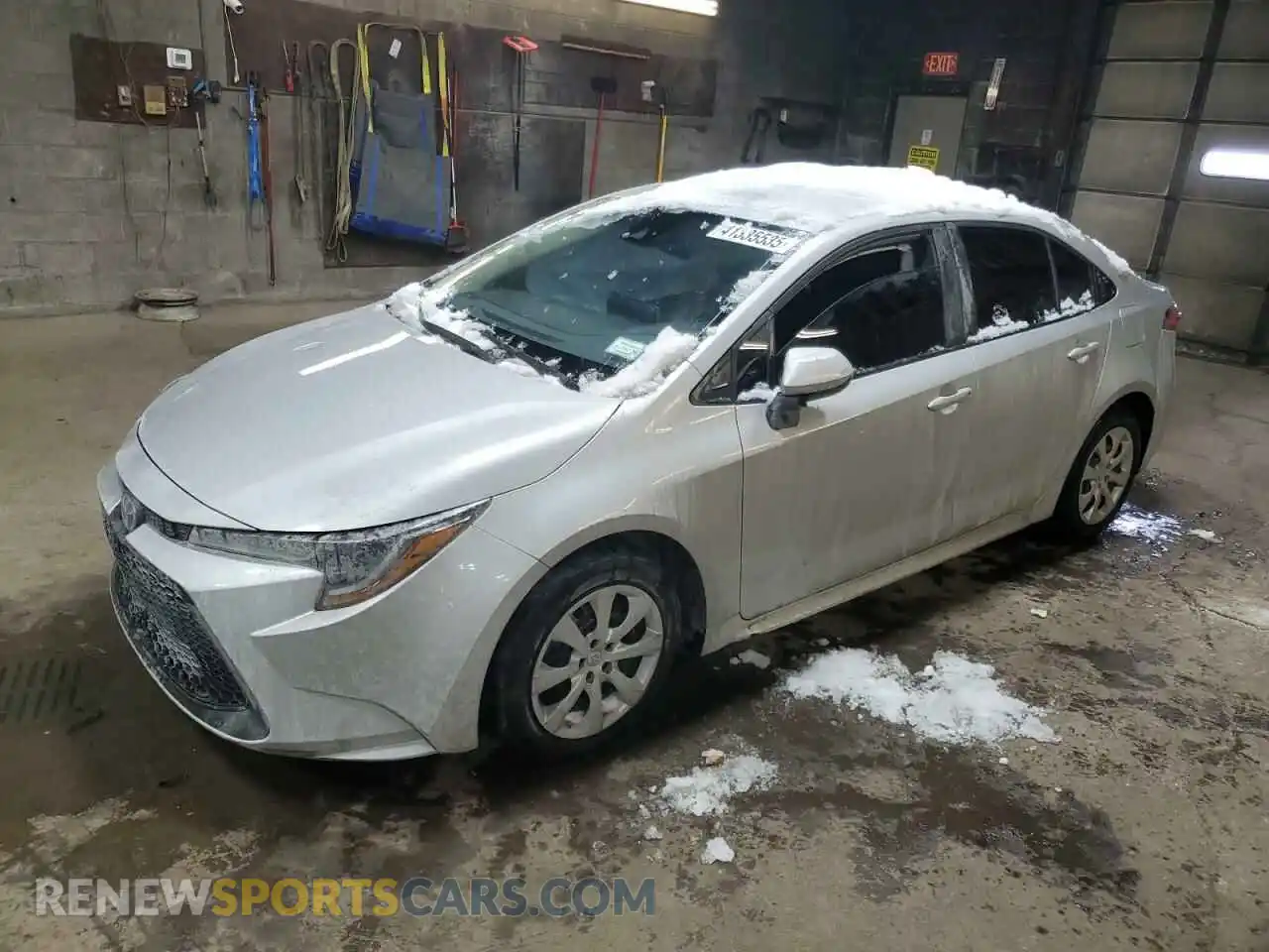 1 Фотография поврежденного автомобиля 5YFEPMAE8MP232604 TOYOTA COROLLA 2021