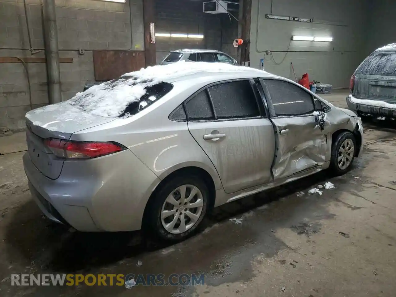 3 Фотография поврежденного автомобиля 5YFEPMAE8MP232604 TOYOTA COROLLA 2021