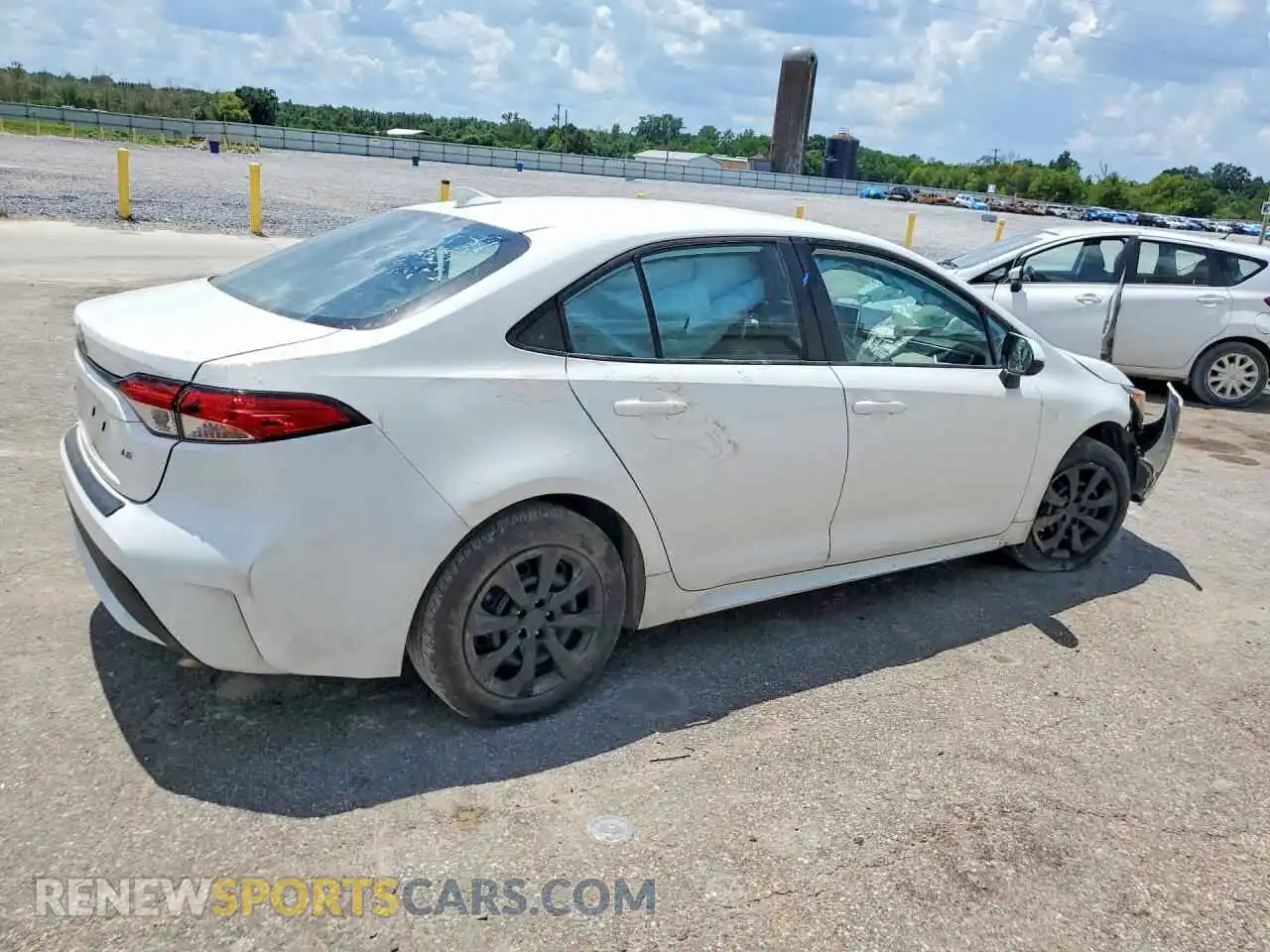 3 fotografías del automóvil dañado 5YFEPMAE8MP235051 TOYOTA COROLLA 2021