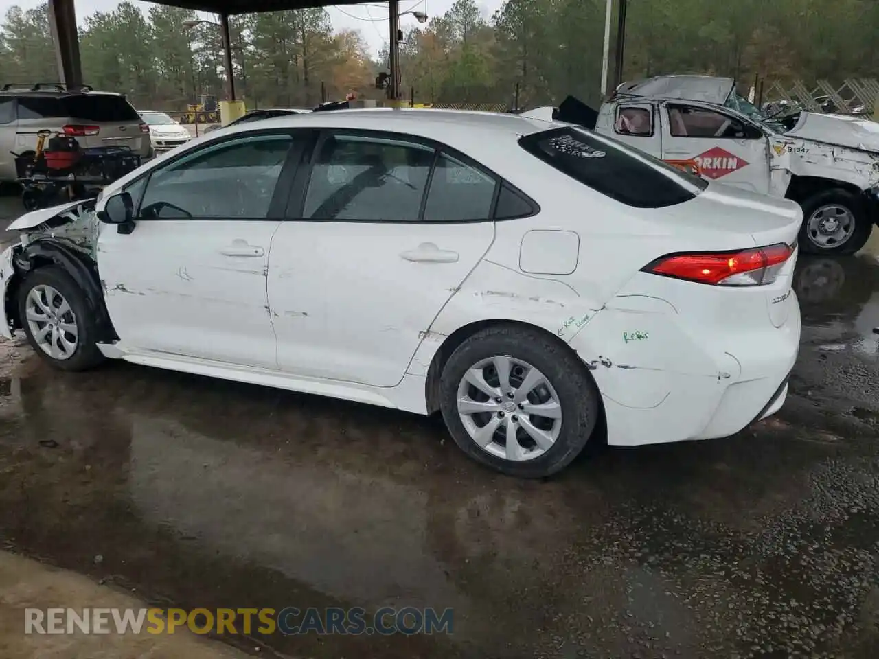 2 Photograph of a damaged car 5YFEPMAE8MP236085 TOYOTA COROLLA 2021