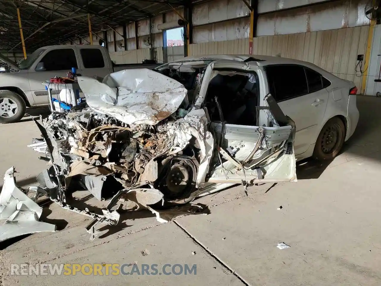 1 Photograph of a damaged car 5YFEPMAE8MP256871 TOYOTA COROLLA 2021