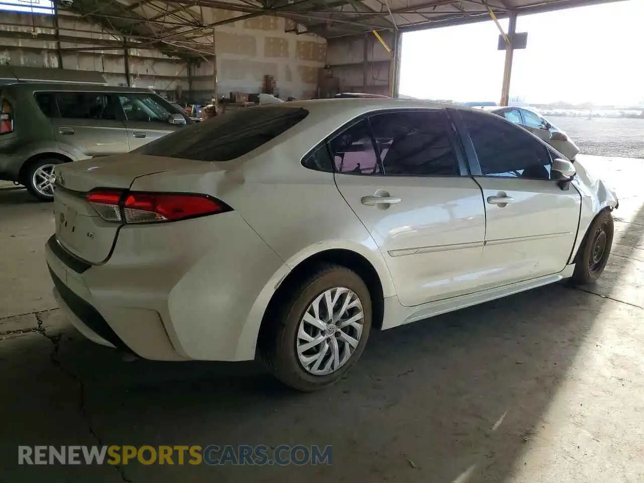 3 Photograph of a damaged car 5YFEPMAE8MP256871 TOYOTA COROLLA 2021