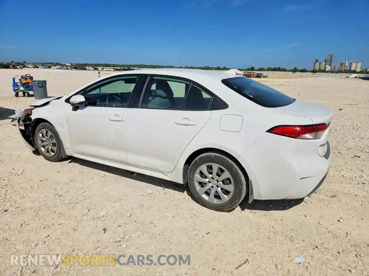 2 fotografías del automóvil dañado 5YFEPMAE9MP149814 TOYOTA COROLLA 2021