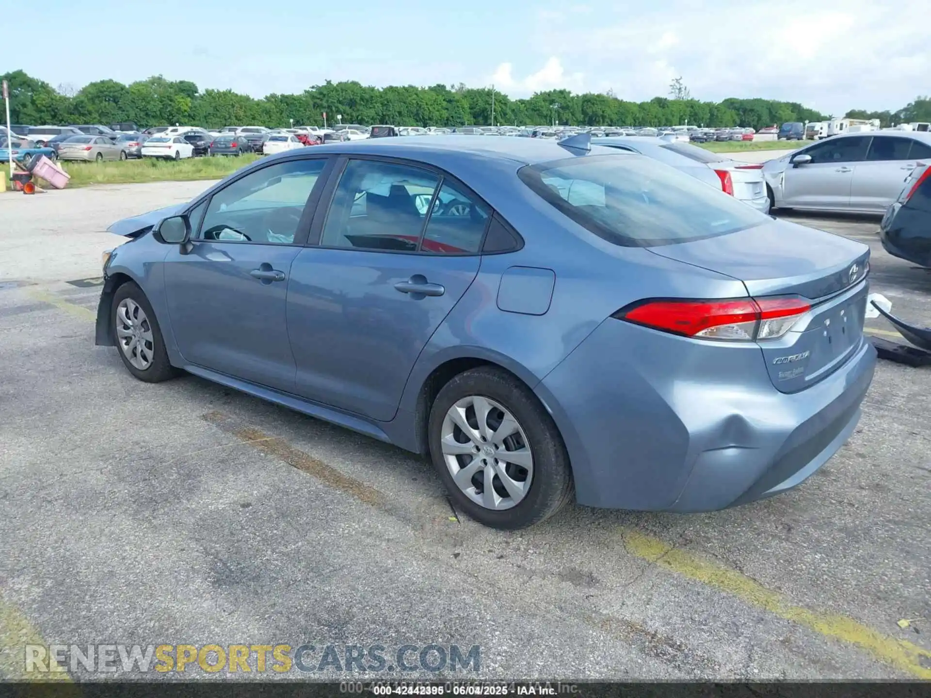 3 Photograph of a damaged car 5YFEPMAE9MP166550 TOYOTA COROLLA 2021