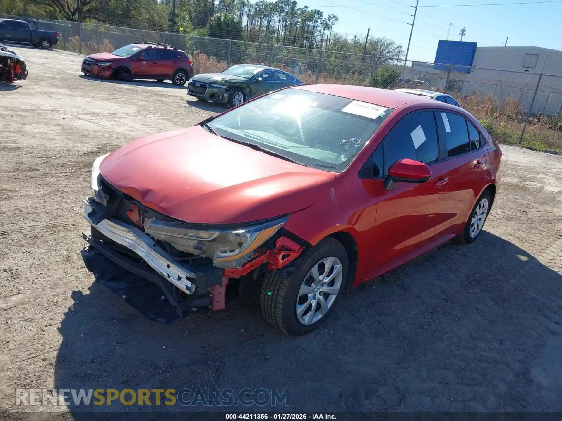 2 fotografías del automóvil dañado 5YFEPMAE9MP194591 TOYOTA COROLLA 2021