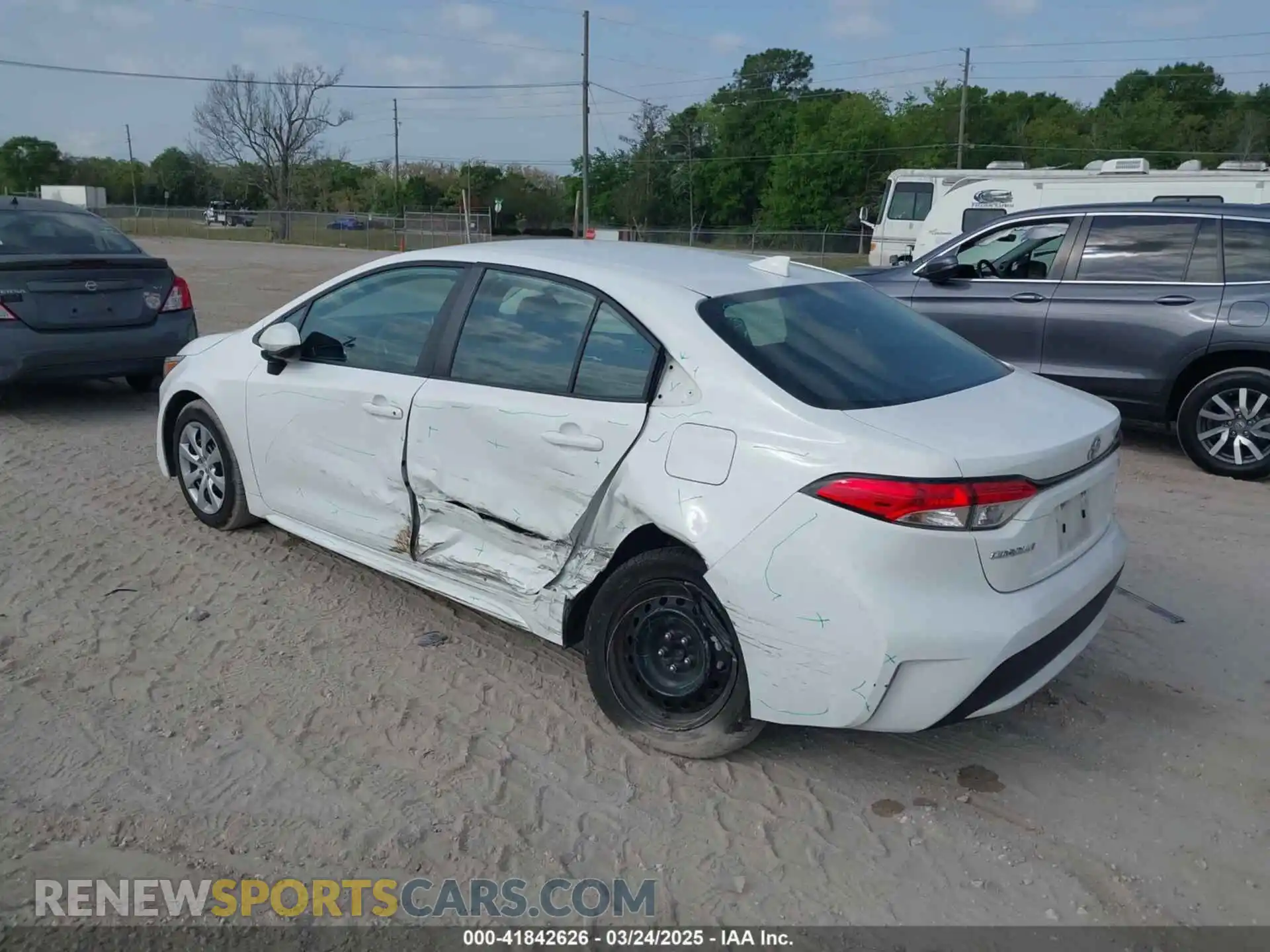 3 Photograph of a damaged car 5YFEPMAE9MP199970 TOYOTA COROLLA 2021