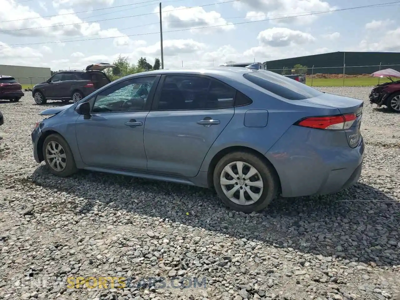 2 fotografías del automóvil dañado 5YFEPMAE9MP203094 TOYOTA COROLLA 2021