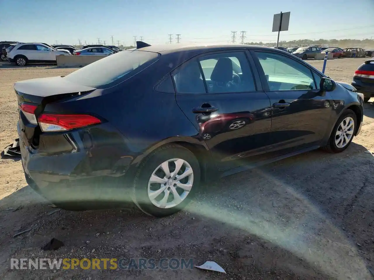 3 fotografías del automóvil dañado 5YFEPMAE9MP216539 TOYOTA COROLLA 2021