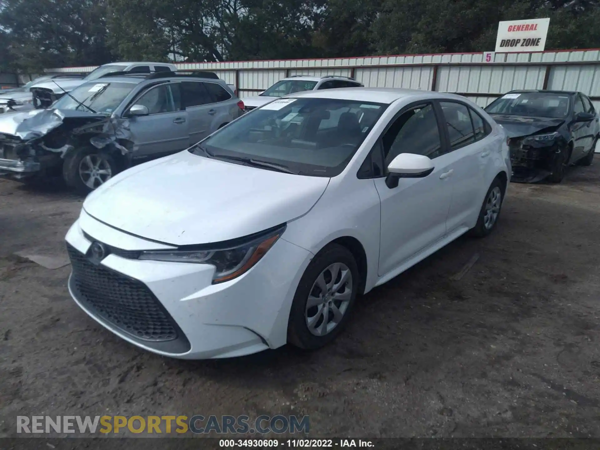 2 fotografías del automóvil dañado 5YFEPMAE9MP219246 TOYOTA COROLLA 2021